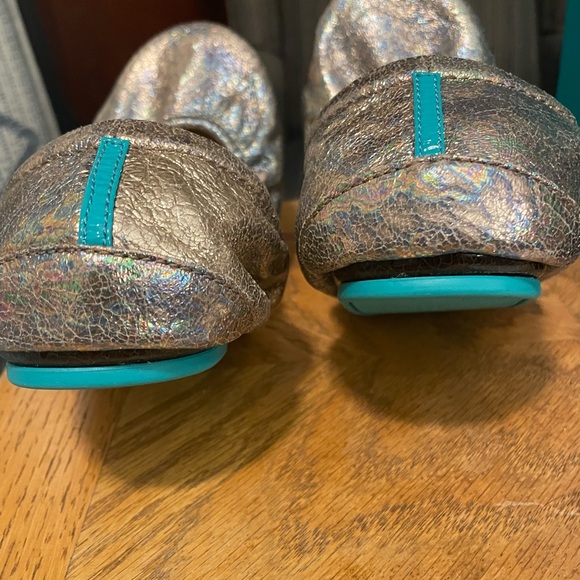 BNIB Love Potion Tieks Size 11 - Picture 3 of 5